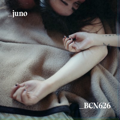 jenesaispop's tweet photo. "Aunque por los machismos sistémicos la gente entienda que Martí hace los sintetizadores y Zahara canta, en _juno todo es al 50%: las letras, la producción…" Hablamos en exclusiva con el dúo revelación, que acaba de publicar su disco. https://t.co/Av2pm37xvs https://t.co/8VK3GQG7Wx