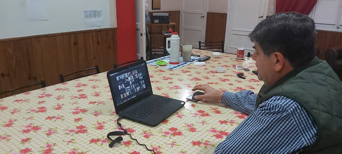 MarioAbedok's tweet photo. En teleconferencia, organizado por @PrismaMov para hablar sobre #MendozaActiva, un plan importante para llegar con ayuda, incentivos y empleo a mendocinos y mendocinas, y dinamizar los sectores productivos. https://t.co/zoNthiY0uD