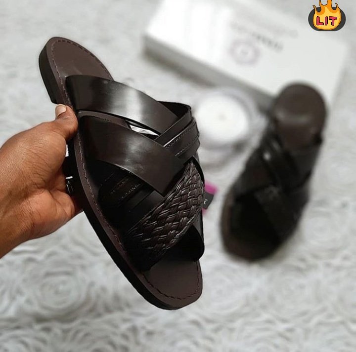 #NIGHTMARKETWITHDAMMYB 

Very comfortable and sleek

Handmade, Genuine leather

Can be made up to size 50.

FREE DELIVERY NATIONWIDE

DM to place order.

N18,000