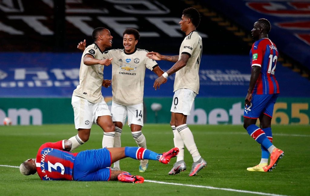 JesseLingard's tweet photo. Important 3 points 💪🏾 get well soon @pvanaanholt 🙏🏾❤️ https://t.co/n3akvh1SCB