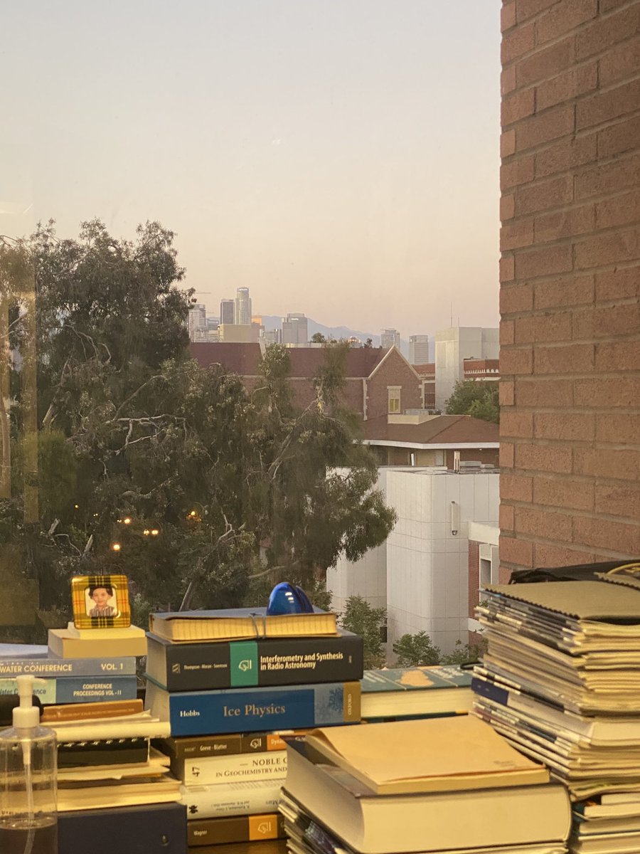 essamheggy's tweet photo. لا تتعجب من تفشي الاوبئة والحروب ونقص المياه في عالمنا العربي فهذه الامور مرآة لعجزنا عن تحديد أولوياتنا منذ عقود.نحن الاكثر انفاقا في التسليح والاعلام والترفيه ورائدين في صناعة الفرقة والكراهية ومتخاذلين في كل شؤون العلم والمعرفة. قد نفخر بالعلم ولكن بالتأكيد لانؤمن به. https://t.co/yXRgG5x5JV