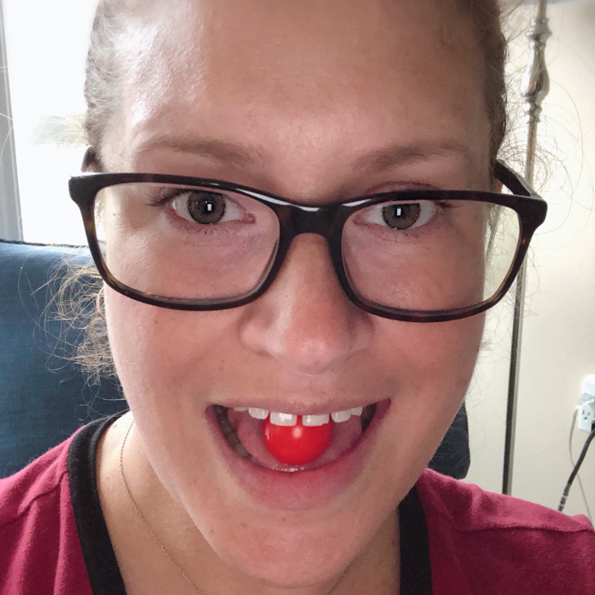 MsJaimeBrown's tweet photo. My first tomato is finally red and ripe enough to eatβand a bunch of little ones are on their way. I was very happy to finally get to eat one! #tinytimtomatoes #cherrytomatoes https://t.co/2ucmdofk4X
