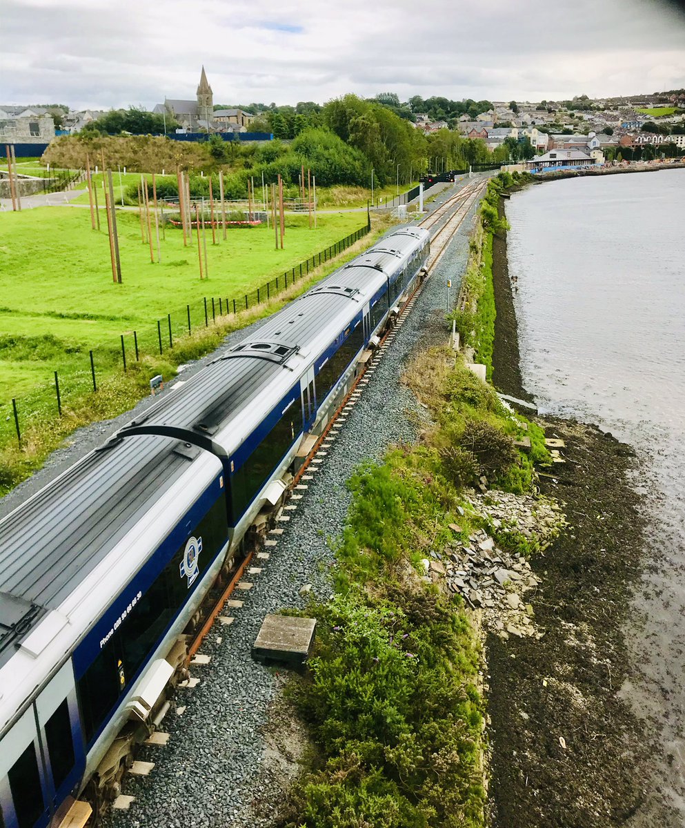 crampers69's tweet photo. View from #thepeacebridge #derrylondonderry #NorthernIreland #train #foyle @newslineweather https://t.co/Ua2NVhyzyx