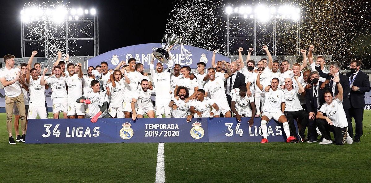 Casemiro's tweet photo. Por los que ya no están.

Por los héroes que siguen luchando contra esta pandemia.

Por todo el madridismo.

C A M P E O N E S

¡HALA MADRID!

¡Celebrad con responsabilidad!

#34Ligas https://t.co/9w5Kvlqvll