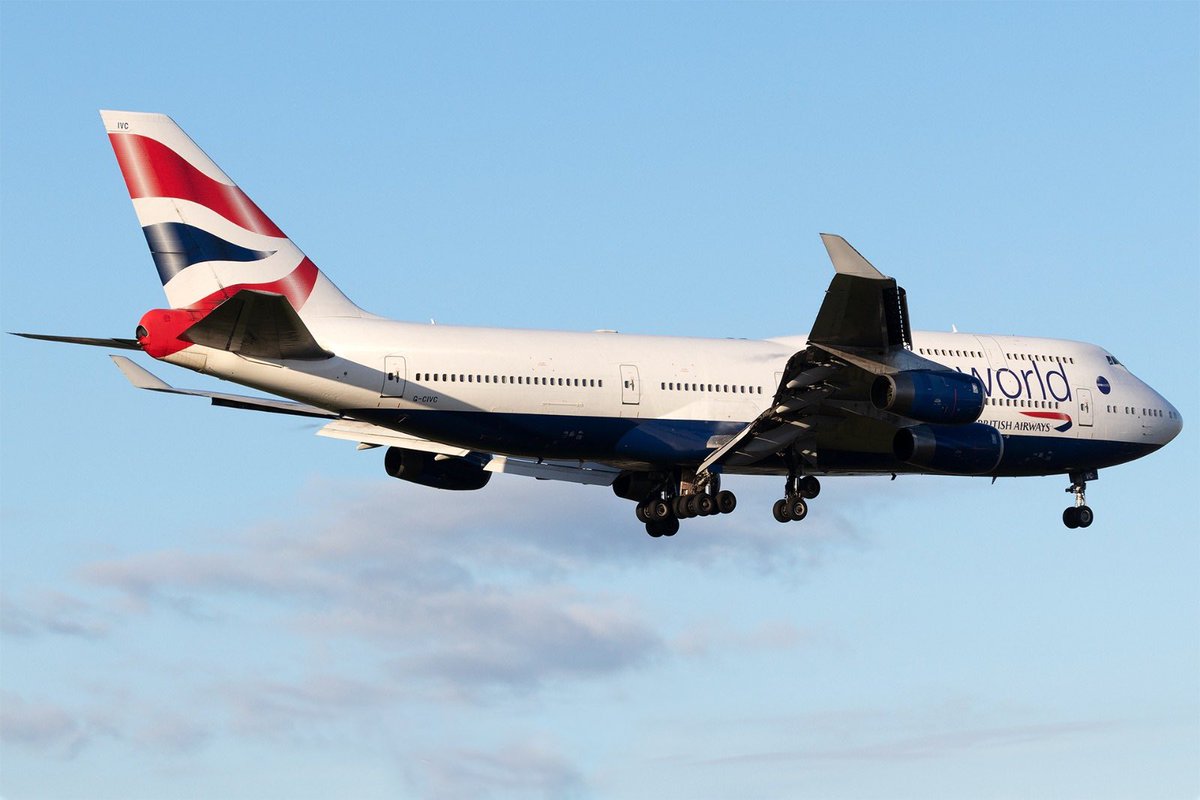 This was one of my favourite sights growing up near Heathrow. It’s sad knowing flying on a 747 is becoming history (📸 @mba_muc)