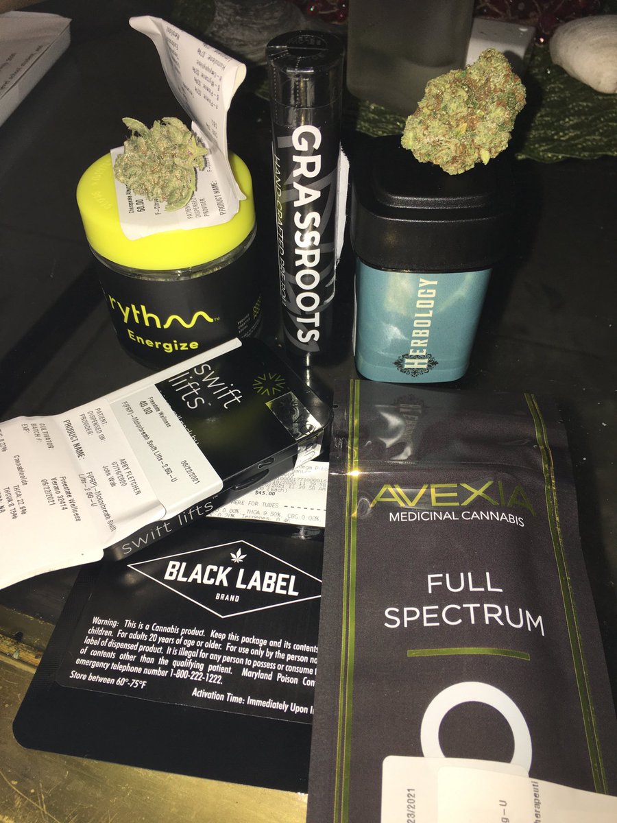 abbyf78's tweet photo. About to #LiftOff with meds from my good friends at #HerbologyWestminster @MyHerbology shout out to #Christian (budtender) #Grassroots #Rythm #Mpx #BlackLabelShatter #Verano #RSO #SwiftLifts #PBudder #CitrusTsunami @mpx_us @Rythm_Official #GetLifted #GetMedicated #LiftOff https://t.co/lc5w0J0nNU