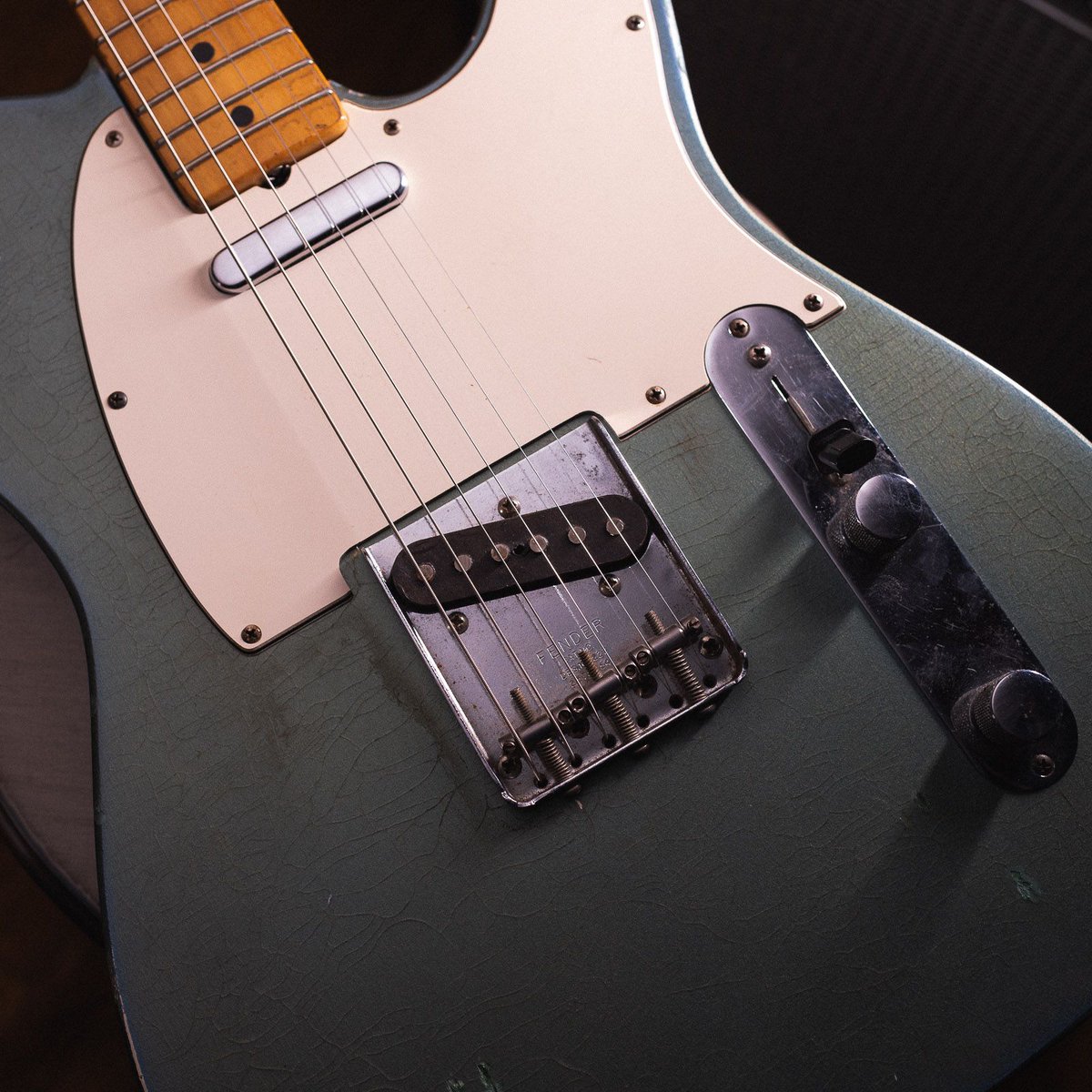 ChicagoMusicEx's tweet photo. How’s this for an Ice Blue break from the summer heat? Shop this cool 1972 @Fender Telecaster Ice Blue Metallic refin today. https://t.co/4KlCL0EjRZ
#chicagomusicexchange #fender #telecaster #icebluemetallic #1972 #refin #gearwire #gearybusey #guitarspotter #guitarphotography https://t.co/WBgi9sF2VH