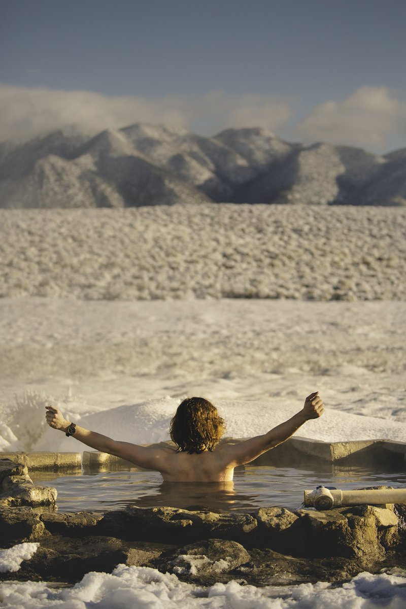 johncwingfield's tweet photo. snowy mornings at a hot spring https://t.co/TDYfvpyWlz