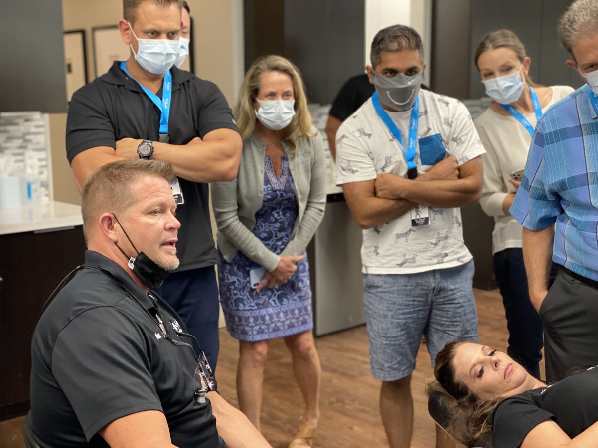 frostortho's tweet photo. Always training, always teaching, always growing 🌟
So thankful for drs who go above &amp; beyond to give our patients the absolutely best smile &amp; experience possible!

#frostortho #frostorthodontics #drtrevornichols #smiledesign #smiledesigner #frostmysmile #gummysmile #mesaaz https://t.co/kBn7iGstQs