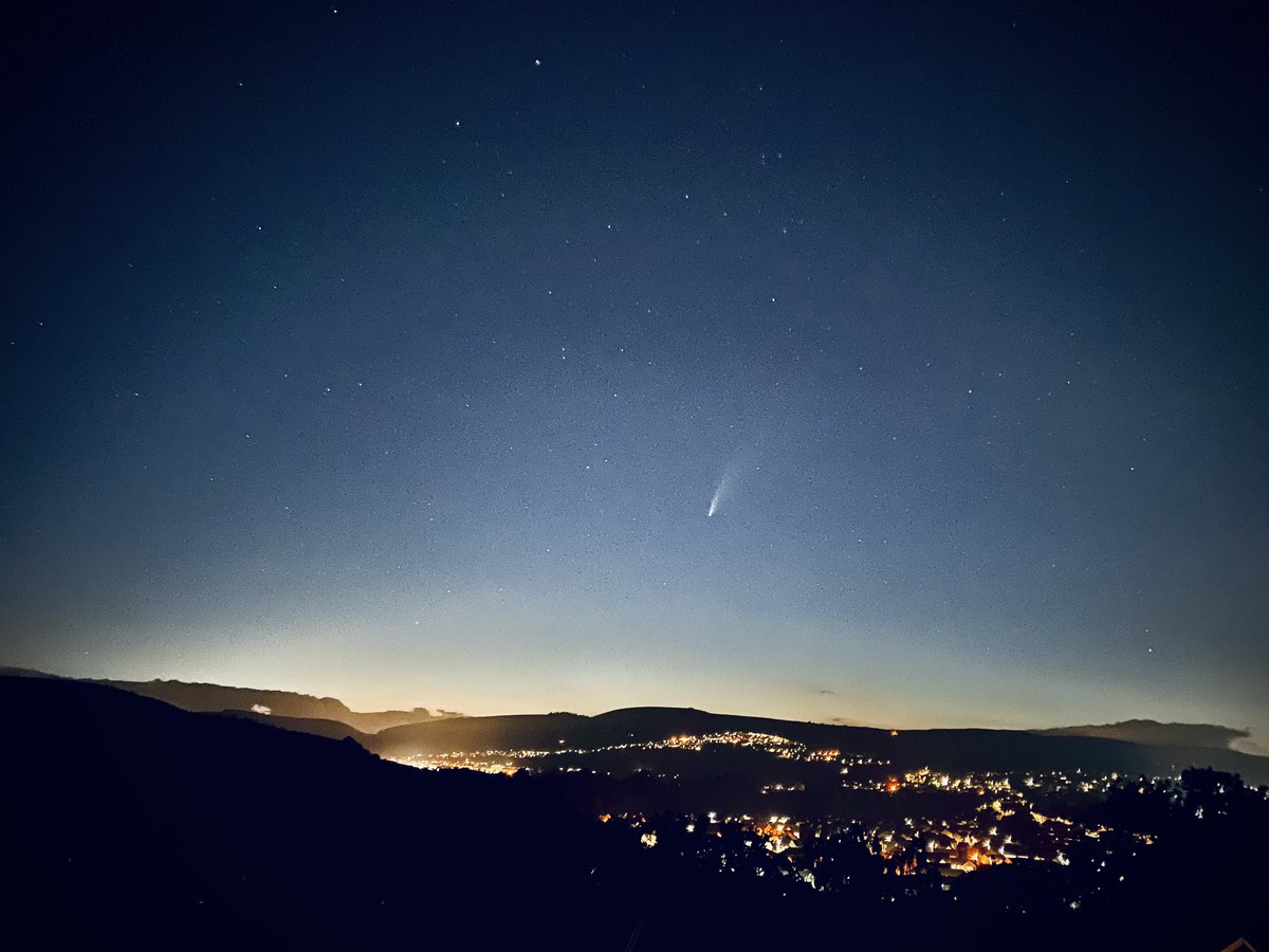 michaelyearsley's tweet photo. #NeowiseComet #neowisec2020F3 from Bassaleg, Newport @DerekTheWeather @BBCWalesNews @BBCWales @southwalesargus https://t.co/nRP6xoA7dI