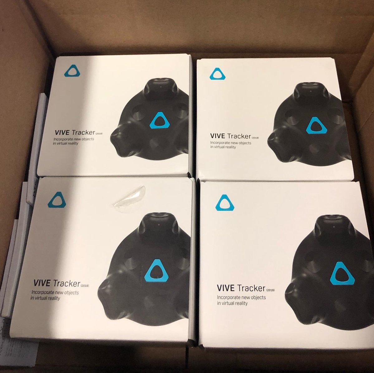 vfxtechnologies's tweet image. New Tech / New Gear to test with our VFX i7 / VFX i9 Workstations.
#tech #gear #VFXTech 
#VFXTechnologies
#techthursday
#workstation 
#gaming
#gamer
#dualGPU
#titanrtx 
#titanrtxnvlink 
#nvlink 
#vive 
#vivetracker 
#virtualproduction 
#VR instagram.com/p/CCuB2rNhiV3/…