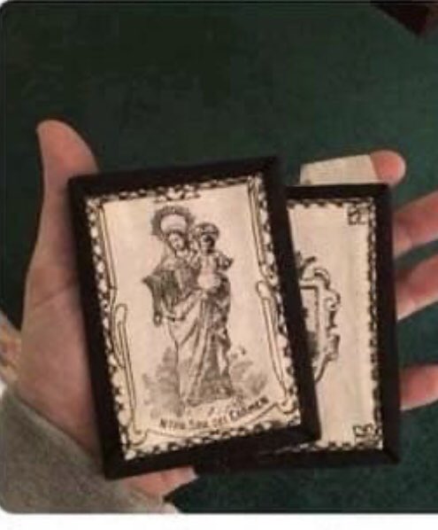 FrGoyo's tweet photo. The first thing my mom bought for me before I was even born, was a scapular. This big one was hers. “Now the devil knows whose you are” she told me once.
Do you wear a scapular?
What’s the story?
Happy Our Lady of Carmel day.
#scapularstories #neverwithoutIt https://t.co/qfGIEhC6ax