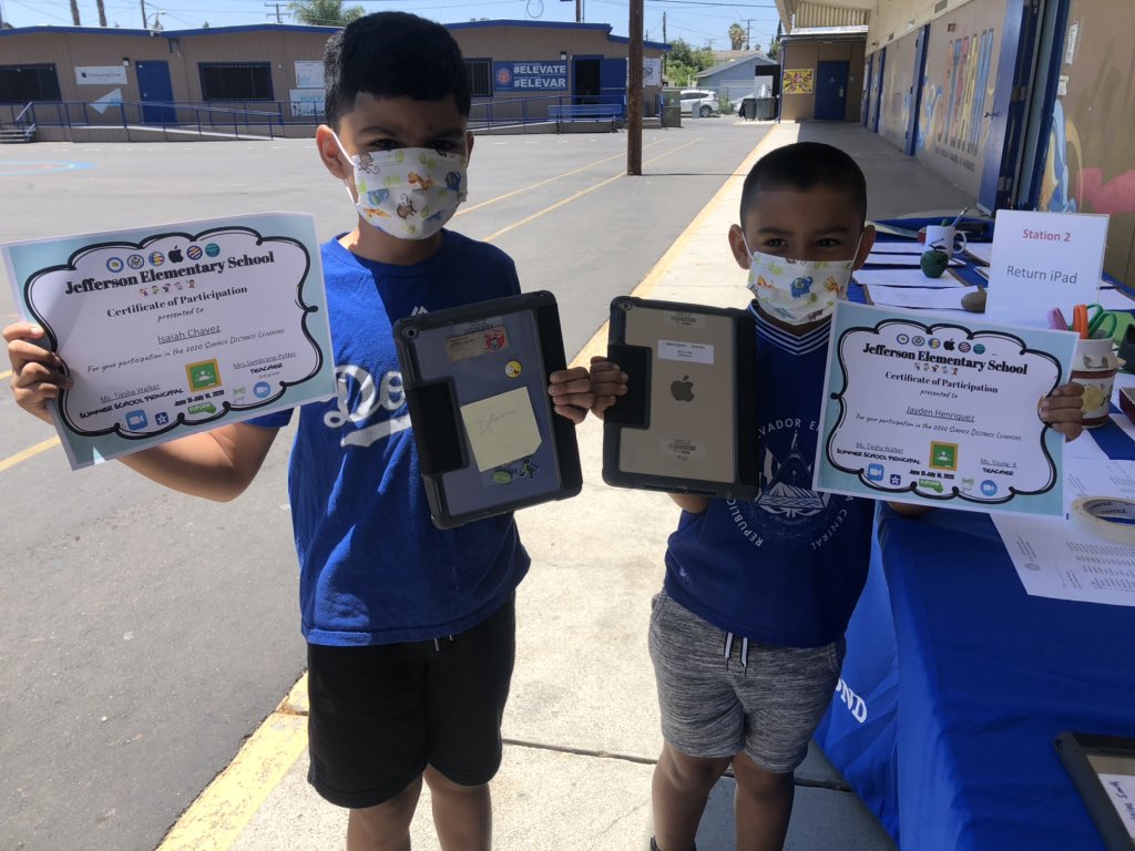 DrBermudez3's tweet photo. Over 200 #JeffersonJaguars🐾completed 5 awesome weeks👏 of summer 😎 school 🏫 Thanks to @ComptonUnified, #MsWalker, teachers, parents, & our students. 📚🎯🚀💥🎖📱@mrmicahali @AllejandAlvarez @satrazurita @JffHarris @luvmycommunity @TheRealKayWhite @jonacua123 @AleSanchez_2 https://t.co/MJA2tXoe5V