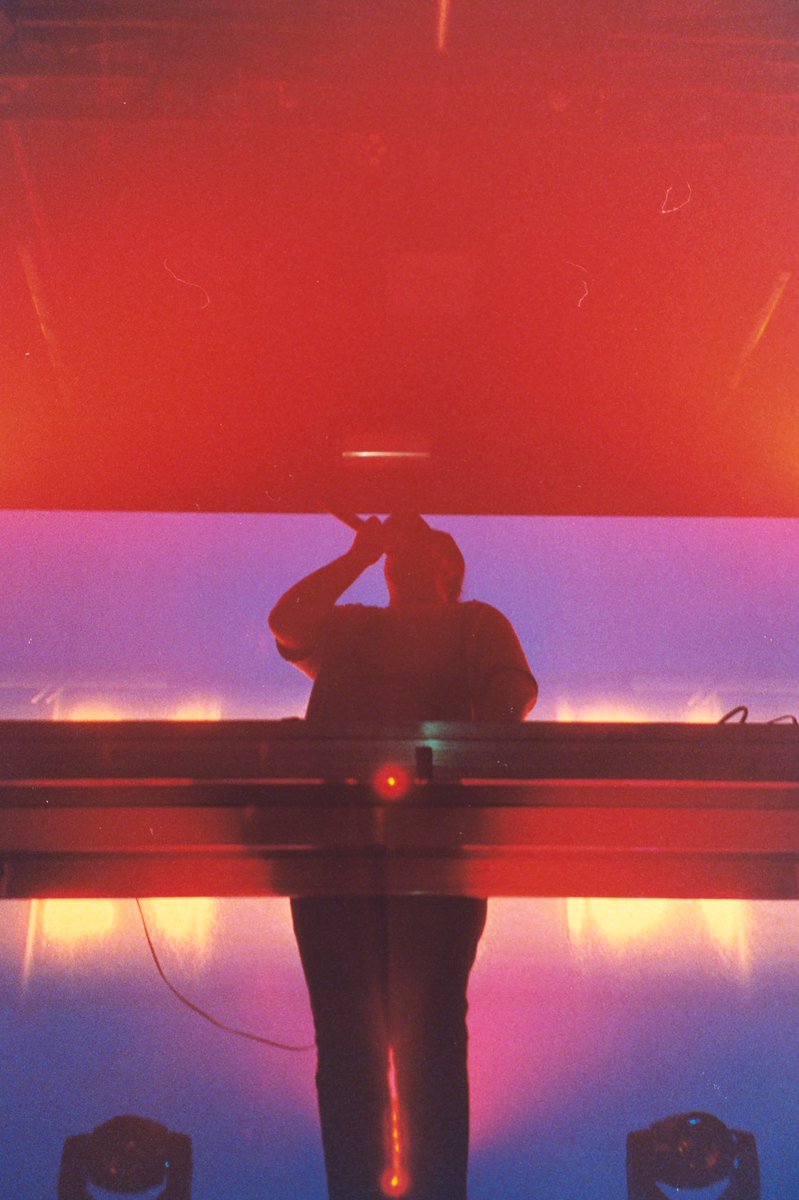 jaredtinetti_'s tweet photo. ima only shoot on film at shows from now on  #35mm https://t.co/f3eDsS07JY