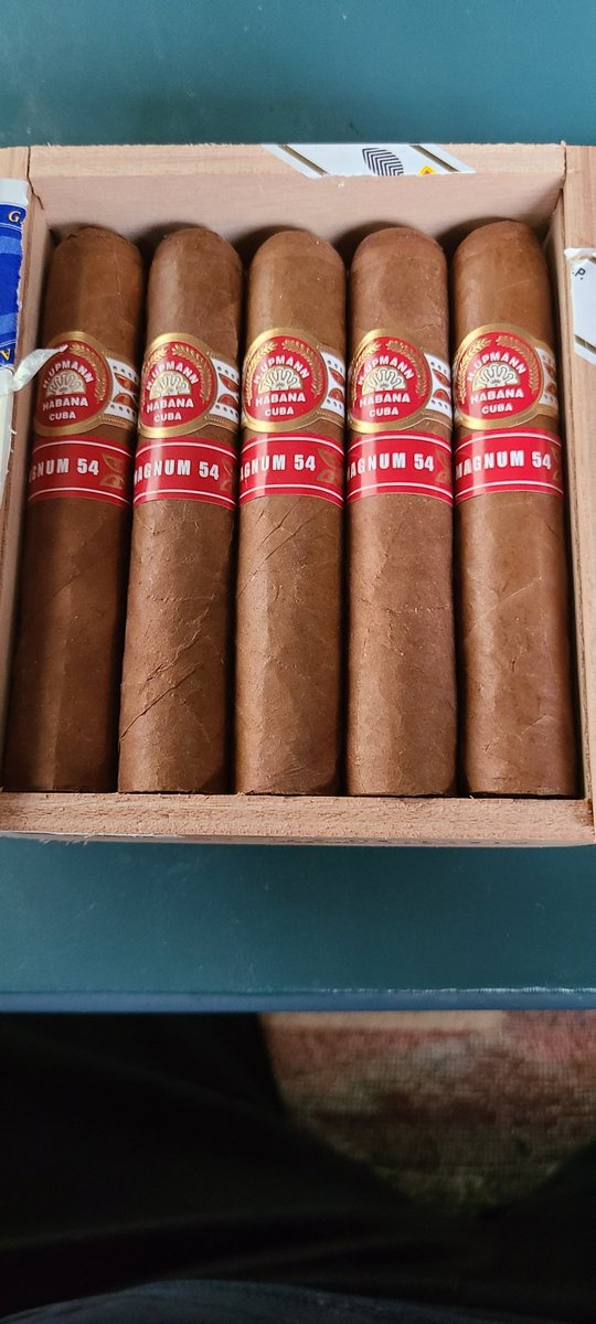Kratoslives's tweet photo. Mail call #OnTheStoop #StaySmokey https://t.co/IkmQLiDj0A