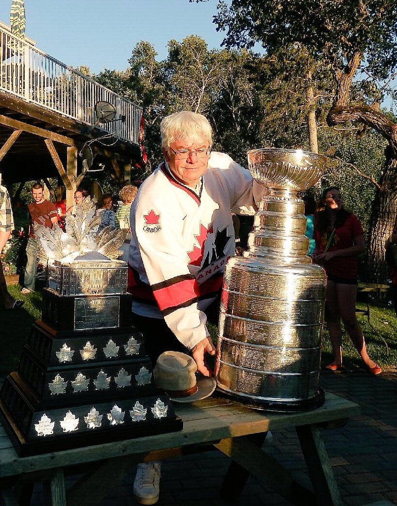 RETSDTrustee's tweet photo. @NHLJets Great time capsule montage of Our Awesome Winnipeg Jets and those cowboys from Calgary. Let's do it again Men! Go Jets Go. https://t.co/Z6t2rNePM6
