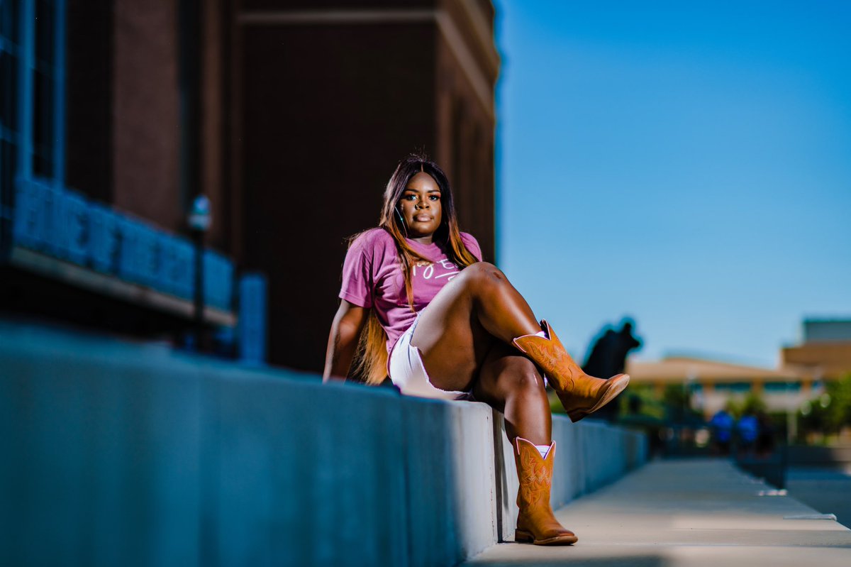 Kokochamama's tweet photo. IF GOD WITH ME, WHO COULD BE AGAINST ME?

I GRADUATED #TAMU20 👍🏾

BACHELOR’S DEGREE FINESSED 🤭

MASTER’S DEGREE LOADING 🥶 https://t.co/e6LtgVTEzb