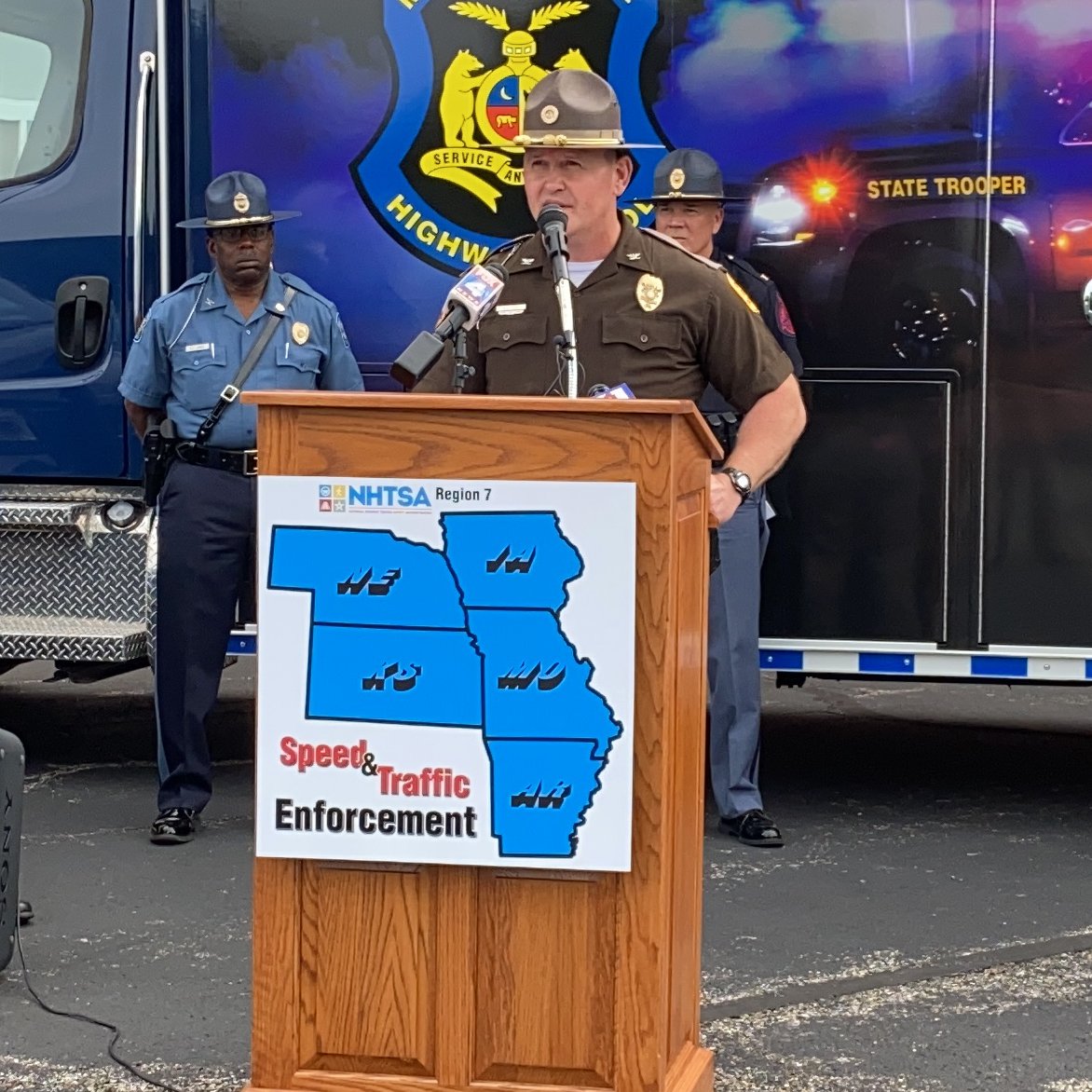 iowastatepatrol's tweet photo. SPEED ENFORCEMENT: Vehicle miles traveled are down in the pandemic, yet a 113% increase in citations (708) issued for 100 mph+ over 4-yr. average. 

Today, we joined NHTSA Region 7 partners to launch an initiative:

@NEstatepatrol
@kshighwaypatrol
@MSHPTrooperGHQ
@ARStatePolice https://t.co/1M7e5YANVg