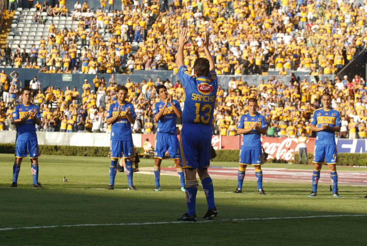 RafaDato2's tweet photo. Hoy se cumplen 9 años de la despedida de Antonio Sancho en el estadio Universitario.

Ese día Tigres venció 4-0 a Pumas, en duelo en que Sancho jugó para los 2 equipos.

Héctor Mancilla(2), Damián Álvarez y David Toledo marcaron los tantos de la victoria. https://t.co/LBcZk9MqEF