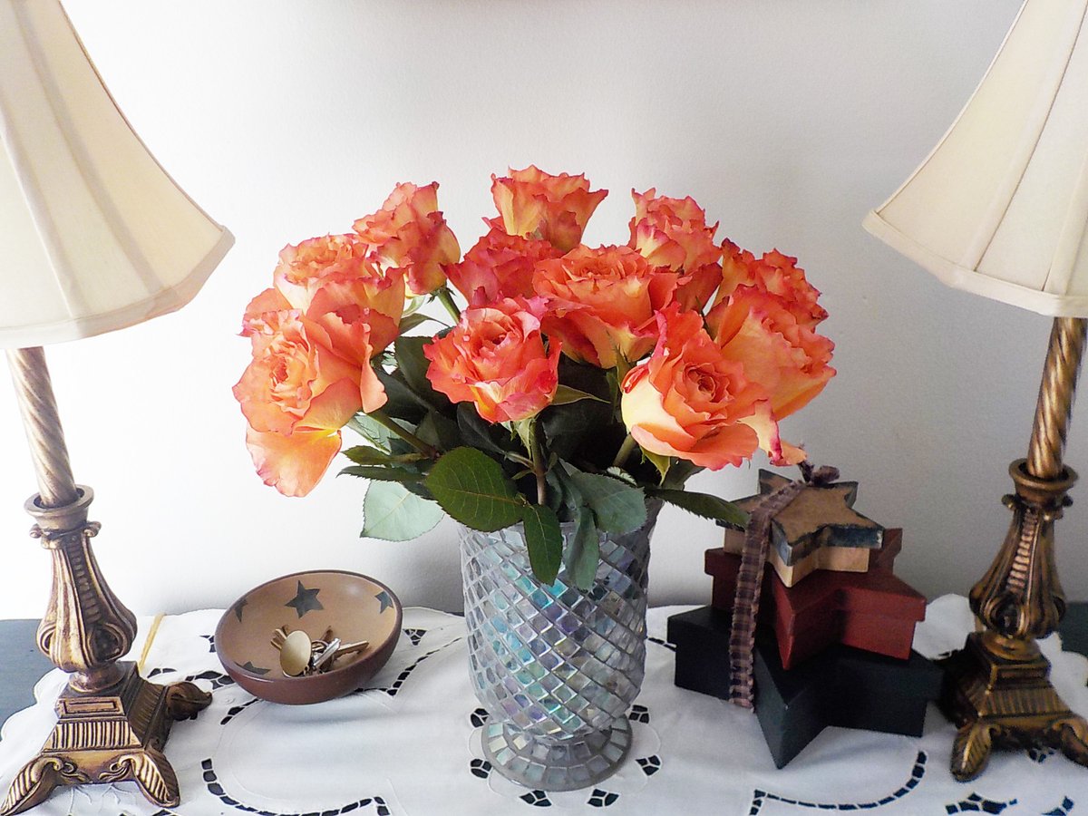 KBow5's tweet image. Haven't posted for a few...but #MyWeeklyTreatToMyself #BeNiceToOthers but don't forget to #BeNiceToYourself Since all the talk has been 🍑🍑🍑 these remind me of #peaches