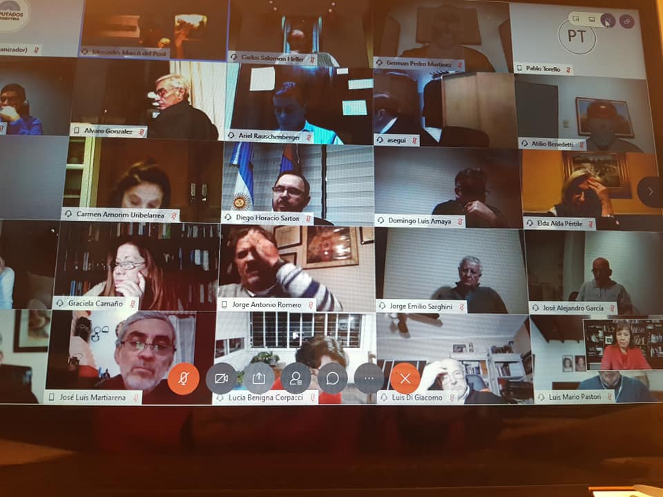 BlancaOsunaOK's tweet photo. Lo recaudado será afectado a respaldar diversos programas para mitigar y resolver, con criterio federal, las consecuencias de las 2 pandemias que nos afectan: la que sobrevino por covid 19 y la que nos dejó Macri/Pro-UCR con sus 4 años de gobierno. #Moratoria  @Diputados_Todos https://t.co/ZhfUKORDSj