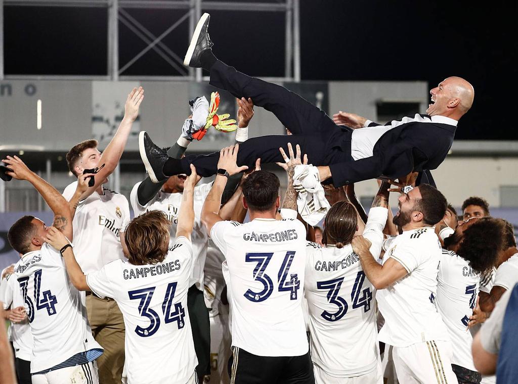 Yazeeed44's tweet photo. 34th Laliga by the only one "Zidan"and his team ❤️💞 - ..

@realmadrid #LaLiga34 https://t.co/IIX9GAjj3h