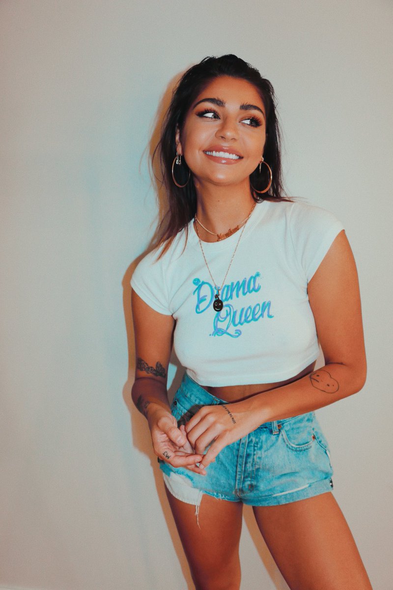 AndreaRussett's tweet photo. DRAMA QUEEN 💬 https://t.co/qG6nnDzu8Y