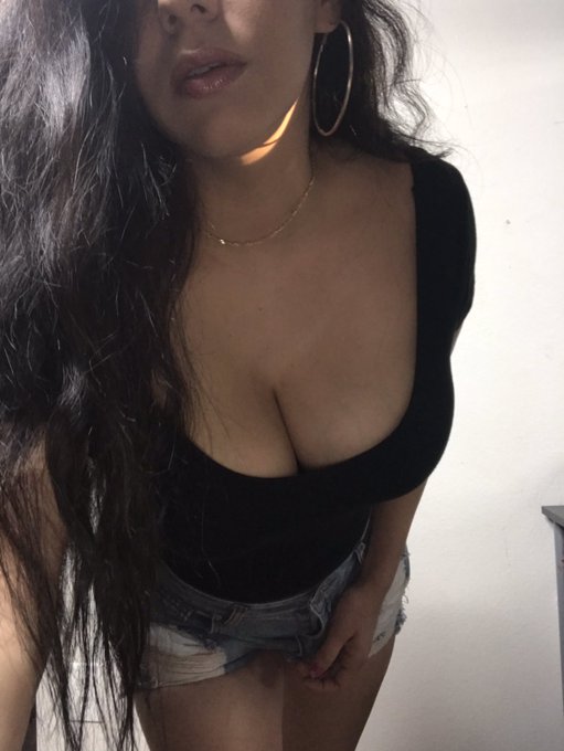 Lia_bby’s pics and videos