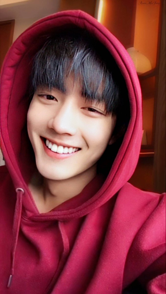 Aodnapass1's tweet photo. 🏃🏻♀️🏃🏻♀️🏃🏻♀️มีกำลังใจวิ่งมากๆๆเลยมี ผช ยิ้มหวานให้ตลอดทาง😍😍😍❤️เขื่อมั่นในตัวเธอเธอจะผ่านวิกฤตินี้ไปได้✌️✌️✌️#savexiaozhan https://t.co/5HZ3IUzDrp