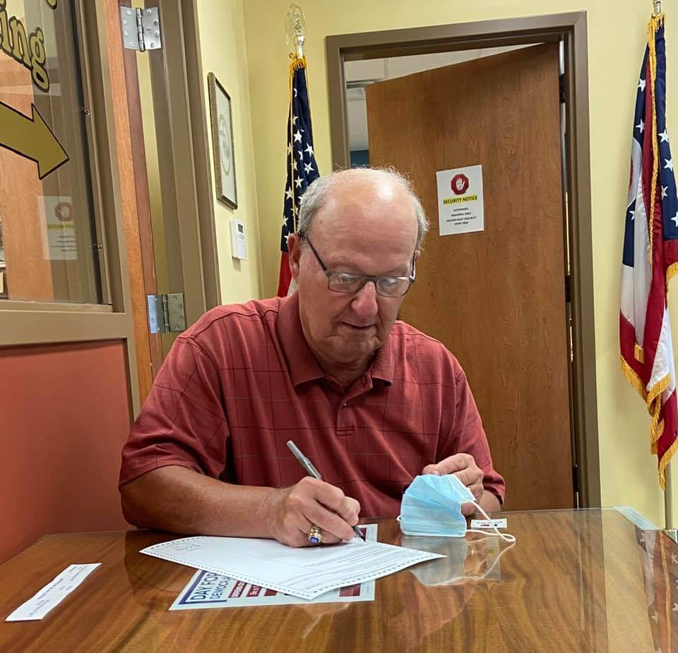 VoteForWCHCS's tweet photo. Thank you, Mr. Lynch, for voting for our kids! To learn why YOU should vote for Washington, click here: https://t.co/FPZsbDDTCq

#OurKidsAreWorthIt https://t.co/R2fHMnsEbJ
