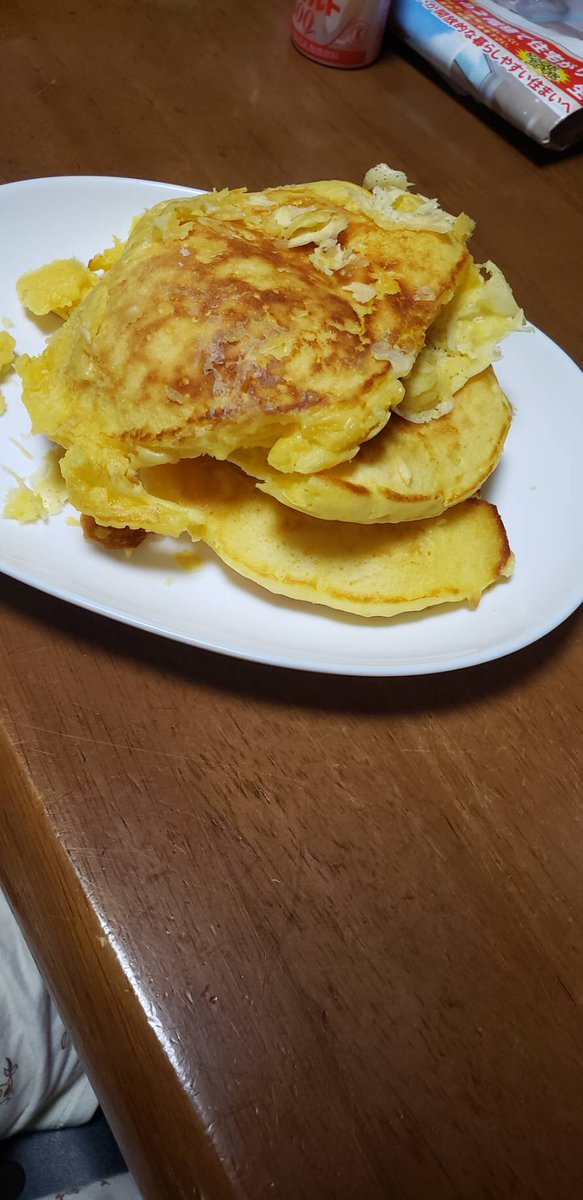 hazzieoor's tweet photo. 子供にこれ（左）作ってと言われて任せとけと張り切って作ったのがこれ（右）

子供の第一声「これなぁに？」 https://t.co/GSJ3ytoV6a