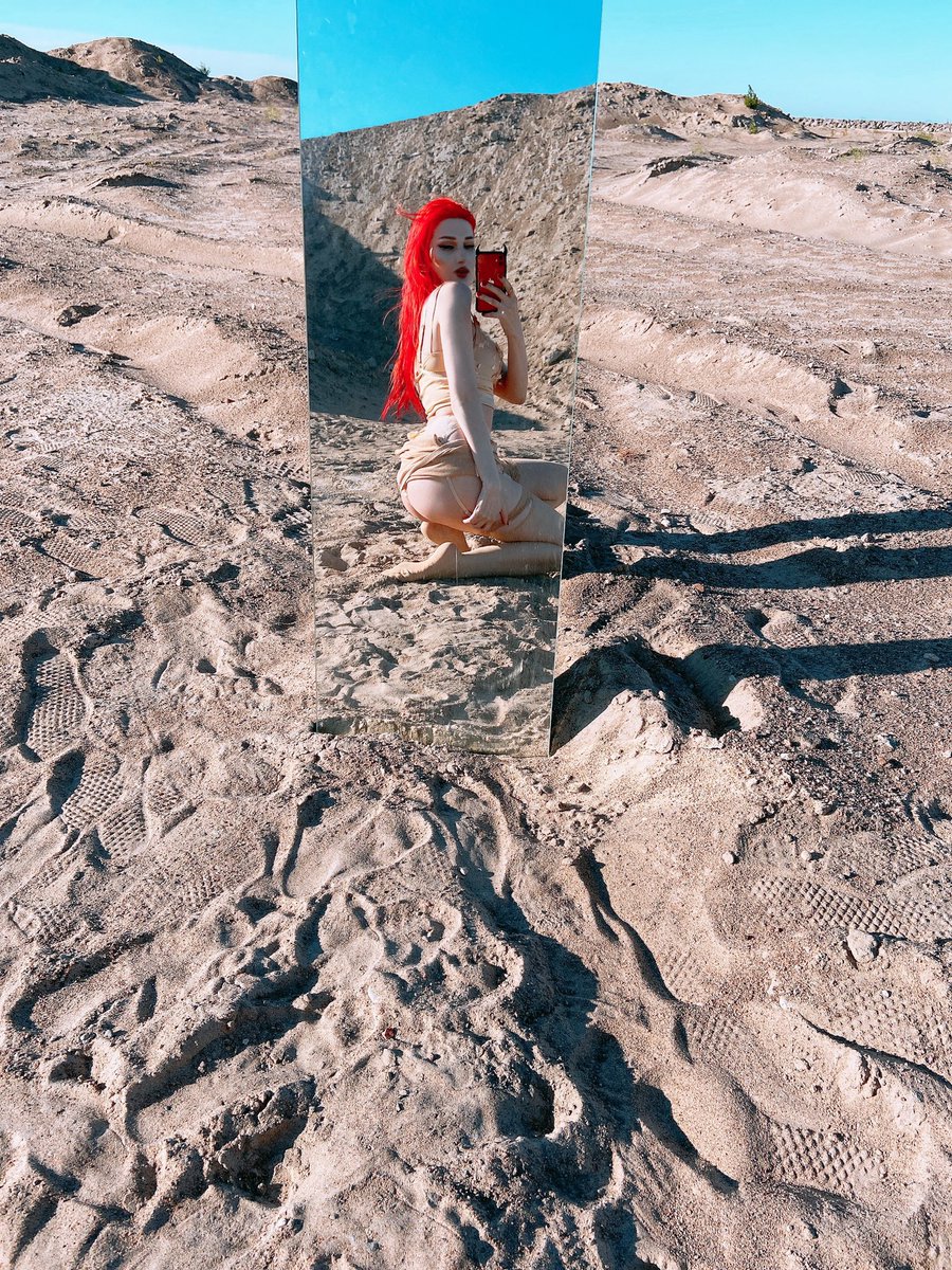 sirenslay's tweet photo. ♥️this beautiful full lewd set and tons of other previous content for $2 only ‼️check the link: https://t.co/jyU46AtQGo
#patreon #patreonset #lewd #nsfw #cosplaynsfw #cyber #futuristic #desert #aesthetic #redhair #nsfwmodels #nsfwgirl #lewdcosplayers https://t.co/afRFlFiAoE