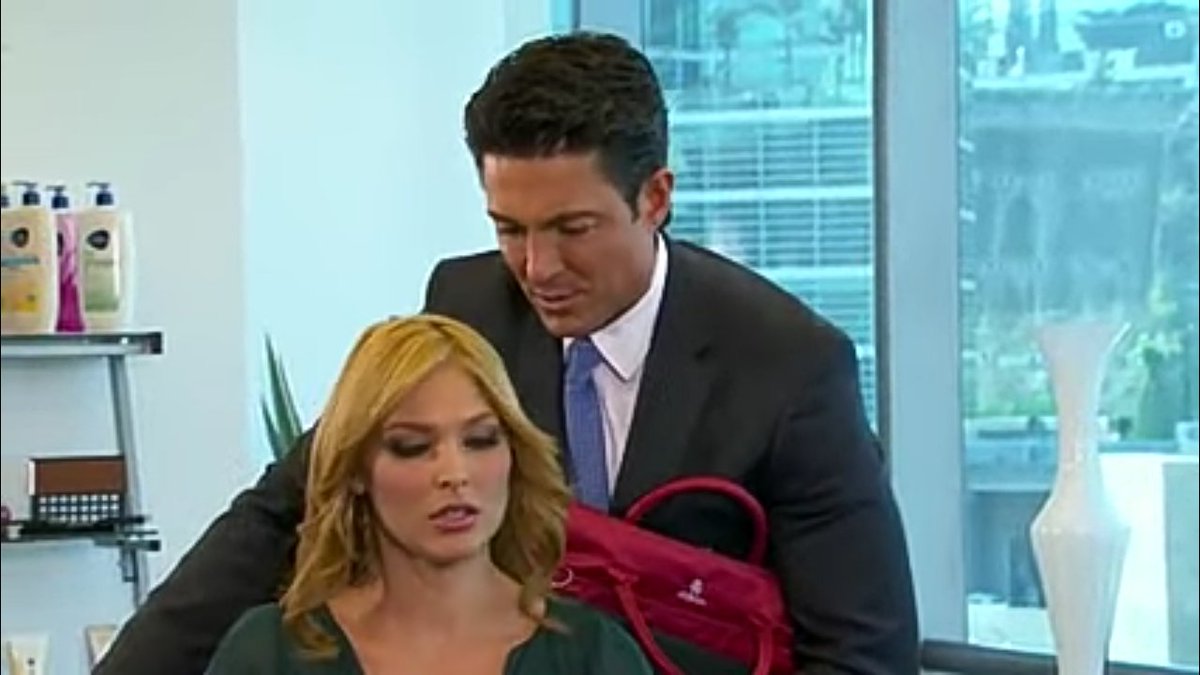 NovelasFanatico's tweet photo. Alma e jesus
Dessa viagem não passa pra confessarem seus sentimentos 
#BlancaSoto 
#FernandoColunga 

#PorqueElAmorManda078 https://t.co/e52823gDjU