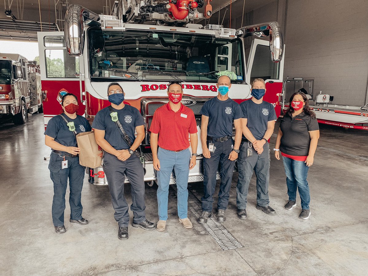 MuzzyFarm's tweet photo. Yesterday was so fun we did it again today!
We delivered meals to Richmond Fire Station 1 and Rosenberg Fire Stations 2 and 3.. πππ
Thank you to the men and women who keep us safe around the clock! #NeighborhoodOfGood #CommunityRelief @StateFarm @RosenbergFire @RichmondTXPIO https://t.co/8qSn2tp7bS