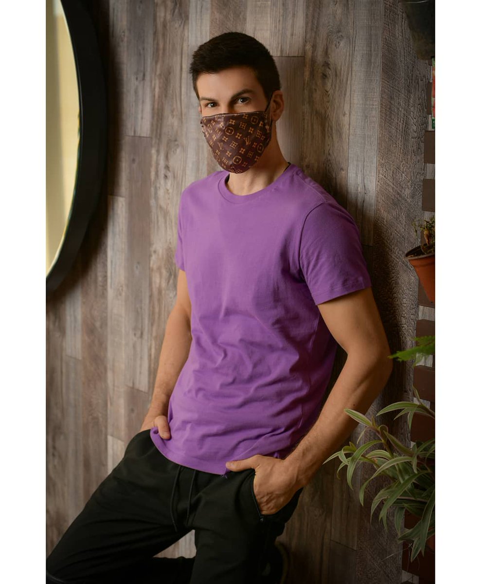 joejohnstun's tweet photo. It's exhilirating to be coughed at with no result.

#DesignerGlamMasks #JoeJohnstun
#fashionblogger #malemodel #facemask #covidmask #designerfacemasks #maskselfie #masks #mask #masked #covid_19 #covid #covid19 #menwithstyle https://t.co/BAnGd3lCwb
