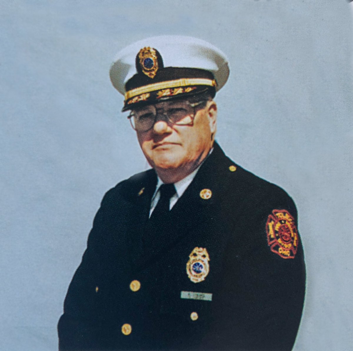 ToledoFire's tweet photo. Today we said goodbye to a #ToledoFire icon, retired AC Schwanzl. -May the road rise up to meet you. May the wind be always at your back. May the sun shine warm upon your face; the rains fall soft upon your fields &amp; until we meet again, may God hold you in the palm of His hand. https://t.co/mTX13B5zq4