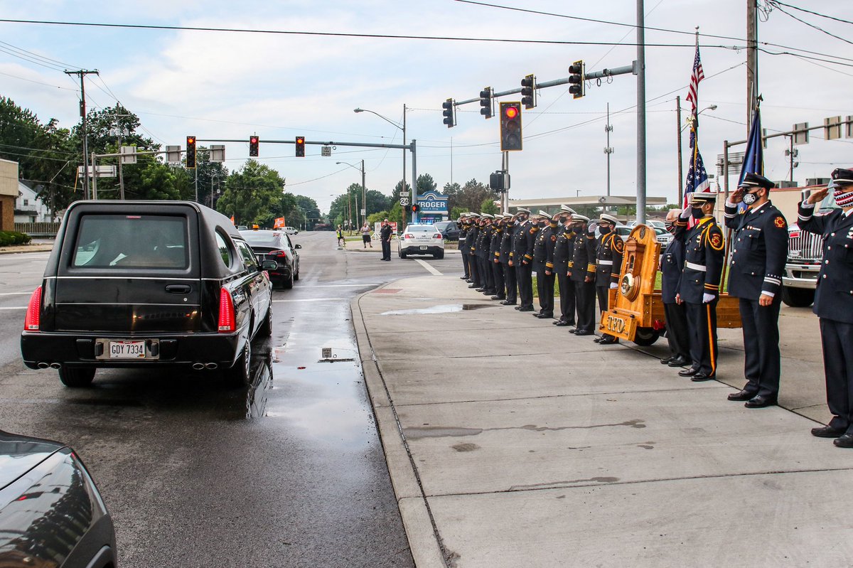 ToledoFire's tweet photo. Today we said goodbye to a #ToledoFire icon, retired AC Schwanzl. -May the road rise up to meet you. May the wind be always at your back. May the sun shine warm upon your face; the rains fall soft upon your fields &amp; until we meet again, may God hold you in the palm of His hand. https://t.co/mTX13B5zq4