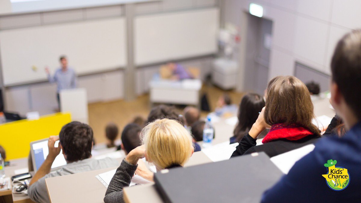 KidsChanceTX's tweet photo. Focus on key points while taking notes! Professors typically make their PowerPoints available to you, so try to avoid copying each slide word for word. Instead, jot down the key points your professor emphasizes or any info that may help you understand the class material. #KCOT https://t.co/j11mFbJ4Lb