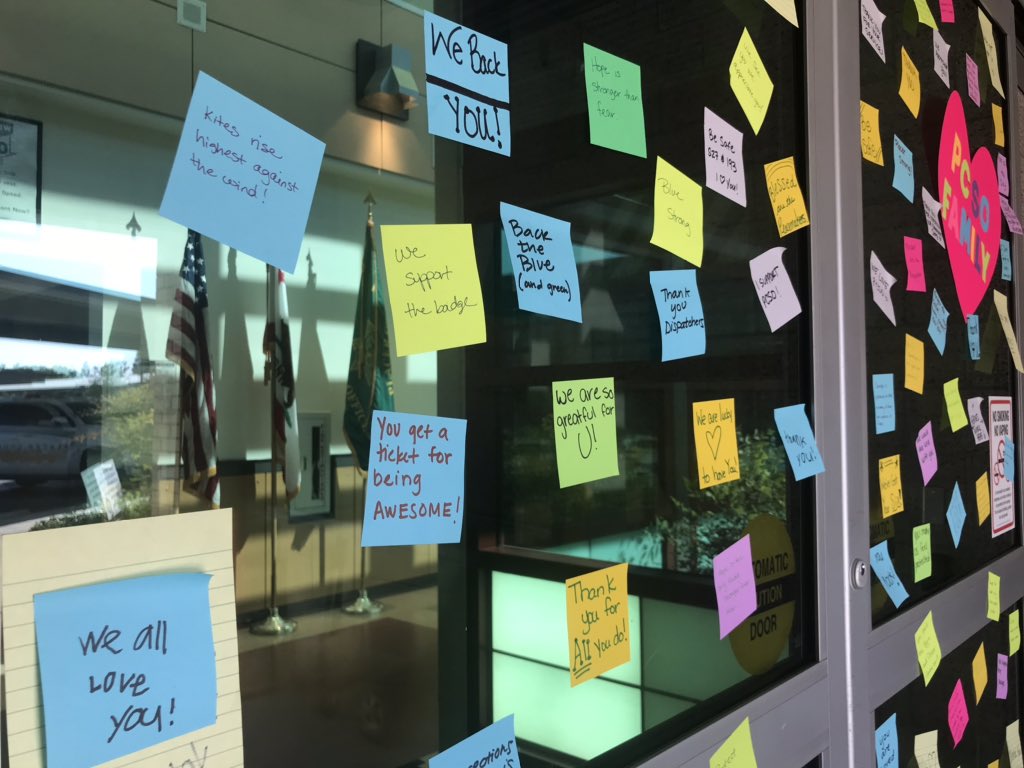 PlacerSheriff's tweet photo. We walked outside to find our Colfax/Loomis substations and the Auburn Justice Center sprinkled with post-its. A local group left positive and encouraging words on the post-its, and it was a welcome sight to see for many of our deputies. https://t.co/zM9nzNfj8x
