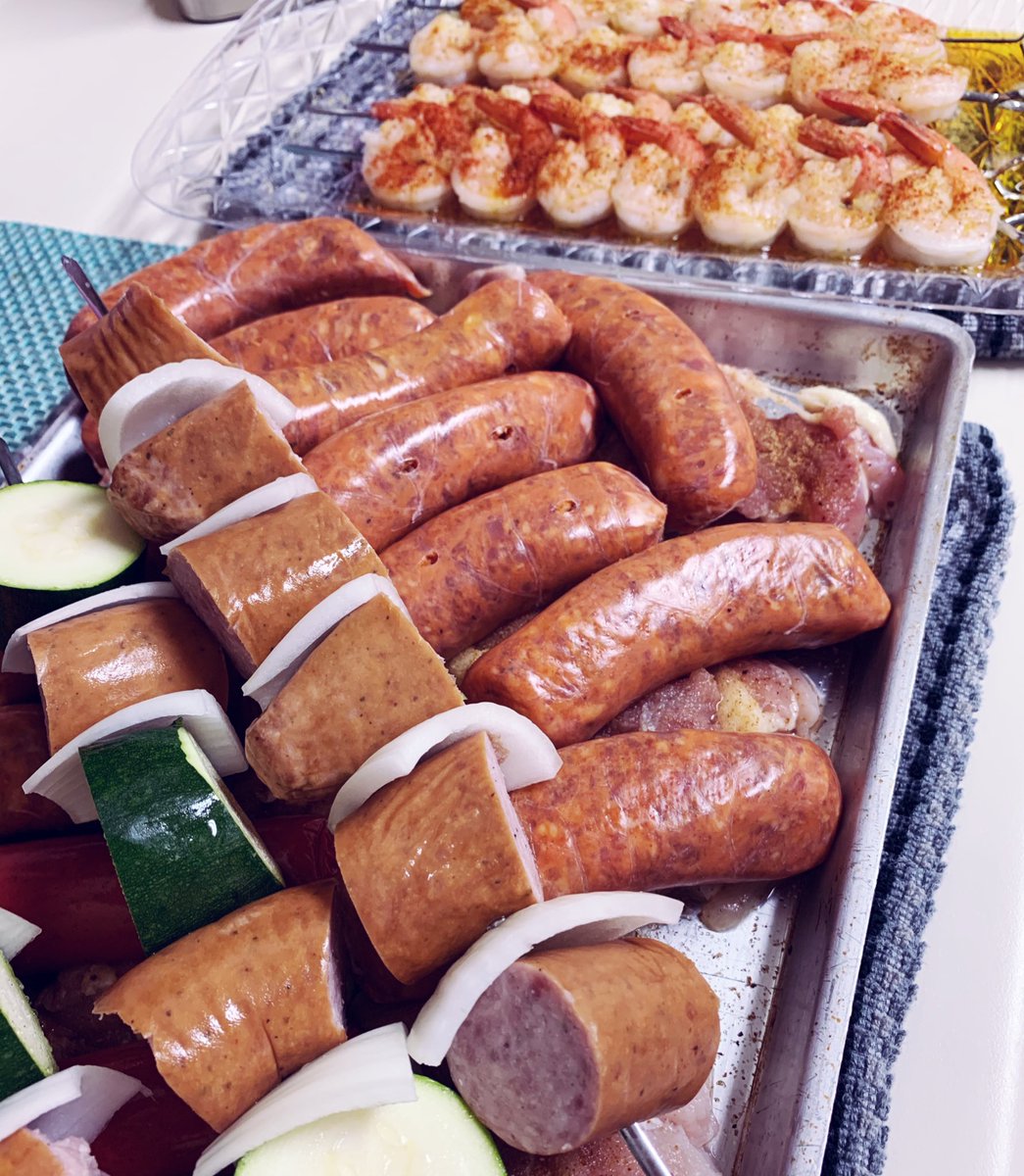 ClaudiaIndridso's tweet photo. Because it’s Thursday!💙
#Grilling #Sausage #Kabobs #Thursday #DateNight #Shrimp #ShelterInPlace #PitIsLit #Summer #BrownsvilleTX #SmallTownGirl #RgvTX #Keto #KetoKitchen #LowCarb #KetoDiet #KetoCooking #Lifestyle #FoodPorn #Foodie #HighFat #KetoLifeStyle #SelfLove #Weightloss https://t.co/100ij4318t