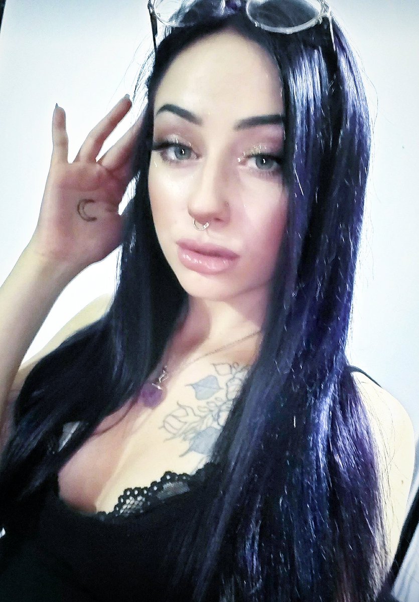 AiFindom's tweet photo. #Beta does your wife know how you keep drooling over women more gorgeous than her?? Maybe I should tell her. 

$ubmit, $end, and $erve.. if you're lucky you might be saved from this humiliation, lol sike! You wish, loser. 
Keep drooling. https://t.co/SiN1yhLJV7