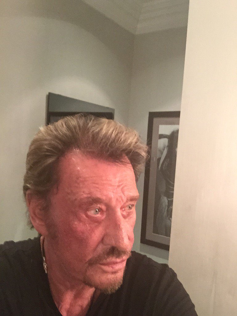 diaboloxgurl's tweet photo. Le mec qui maccoste pr du feu en m appellanr monsieur l'androgyne https://t.co/3MbCcexz2M