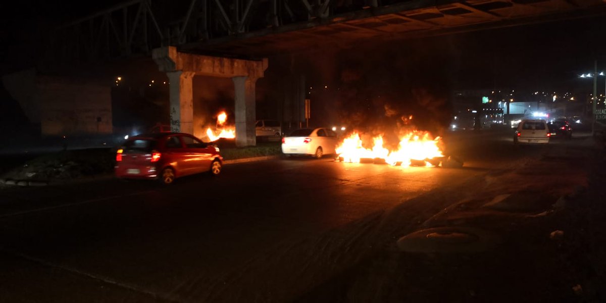 rsbchile's tweet photo. #AlertaRSB| A esta hora se registran manifestaciones en #Ruta5 a la altura del puente La Garza en el puerto de #Coquimbo además de presencia policial en plaza Las Américas. @CarlosRiescoR @patopizarrovega @ToroMaca https://t.co/LMZHPOmGVt