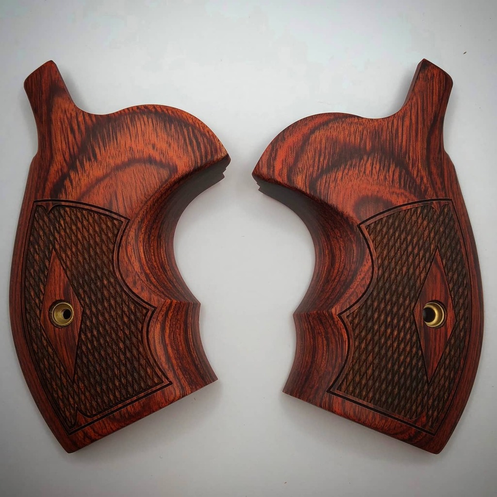 WashingtonGen2's tweet photo. ムムム⁉️😍
#altamontgrips
#お待たせしました
#近日発売予定
#smithandwessonrevolver
#kframe
#モデルガン
#エアガン
#ガスガン
#サバゲー https://t.co/gou7OrlpJC https://t.co/o7sCAzyfZX