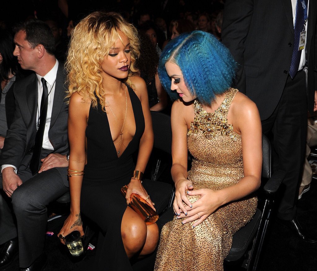 En los Grammys del 2012, re novias.