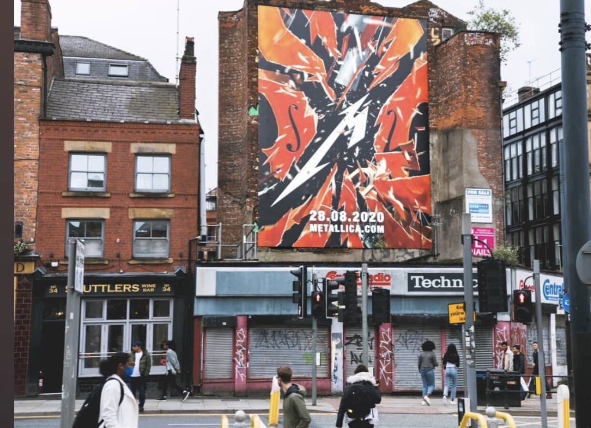 MetSince1981's tweet photo. Increíble! @Metallica promocionando con estas gigantografías el lanzamiento de su S&M2 en las grandes ciudades de Europa.
#Metallica #Sand2 #SandM2 #SM2 #StayAtHome #QuédateEnCasa #FifthMember #MetFans #MetFamily #MFF #METALLICAMetalUpYourAss https://t.co/Gza9aSJm0h