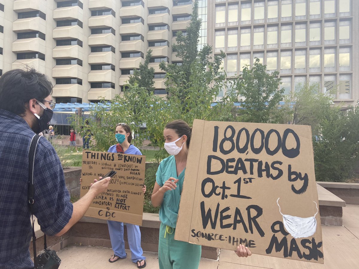 meganrabundis's tweet photo. 2 counter protestors here. https://t.co/VTxKuMtfa4