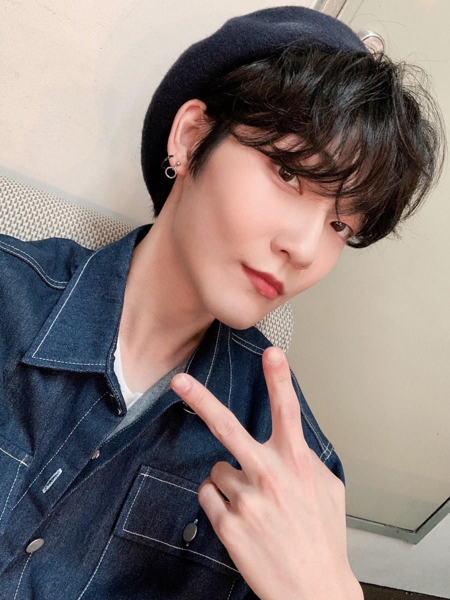 WE_THE_BOYZ's tweet photo. [케빈] 굿모닝 더비! Morning Bz ❤️ https://t.co/UfdtbVSDBy