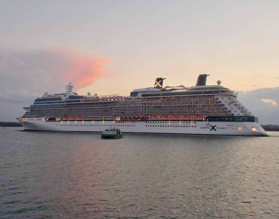 nauticallyspeak's tweet photo. A beautiful evening for the departure of @CelebrityCruise #CelebrityEclipse from Southampton in November 2014 whilst the Hythe Ferry waits for her to pass by so as she can cross over to Hythe.
#CelebrityCruises #SolsticeClass #CelebrityEclipse #November2014 #Cruisemarsh https://t.co/chDLp9ZYug