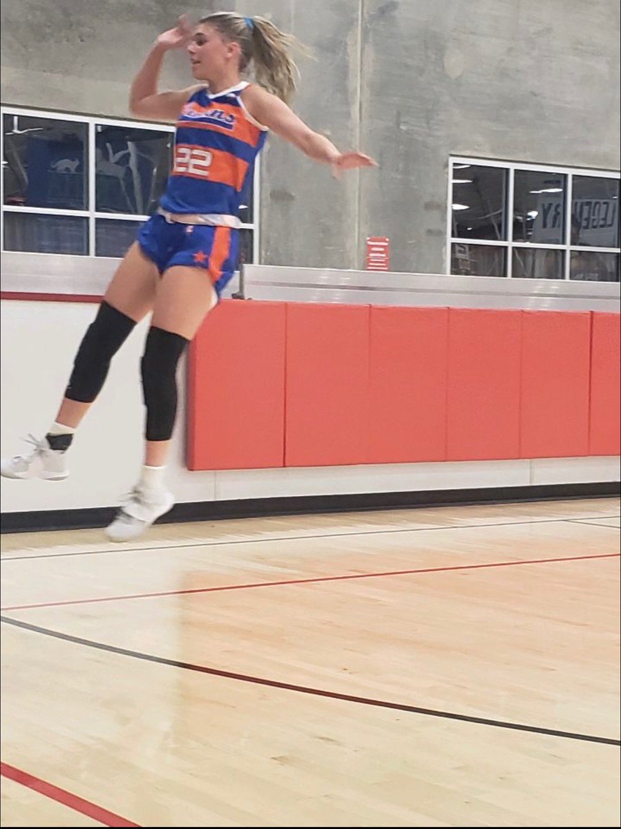 KKB_Bennett's tweet photo. Had an amazing tournament in Dallas last week! Can’t wait to get back on the court!@DcQueensPlatWTX https://t.co/E4cX8peXI3